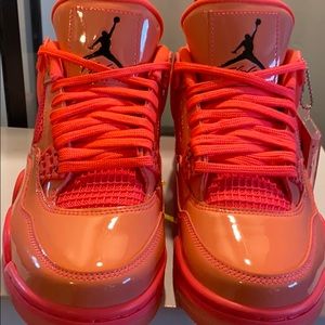 Nike WMNS Air Jordan 4 Retro Hot Punch/Black Volt